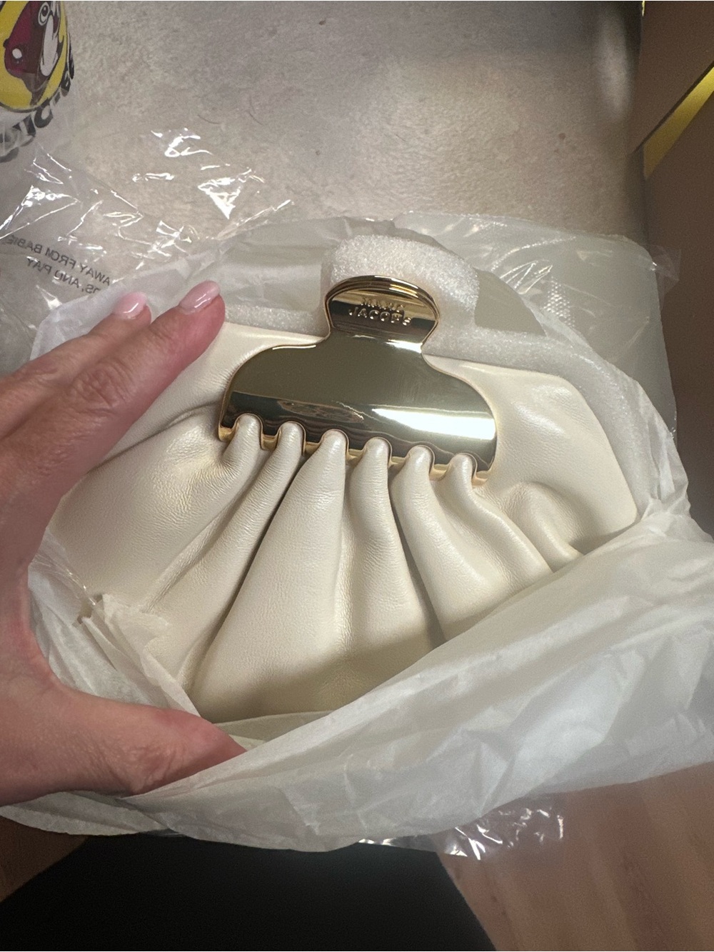 Marc Jacobs Ivory Glam Small Clutch Cream NWT IN BOX - Picture 4 of 4